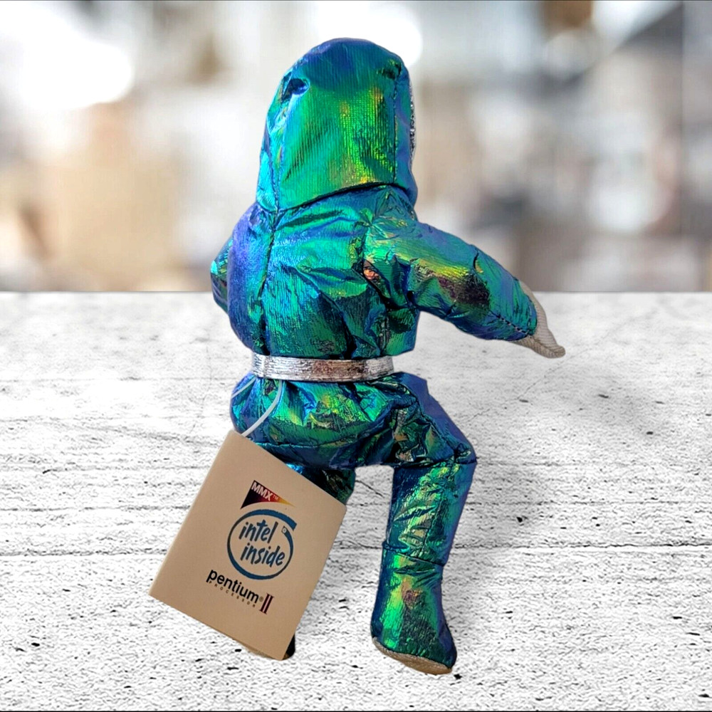Intel Pentium PentiumII MMX Advertising Tech Computer Tech Metallic Figure 1997