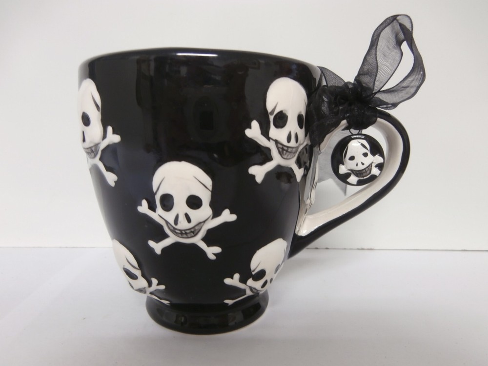 M Studios Ceramic Skull & Crossbones Black & White Mug Cup Pirate Halloween