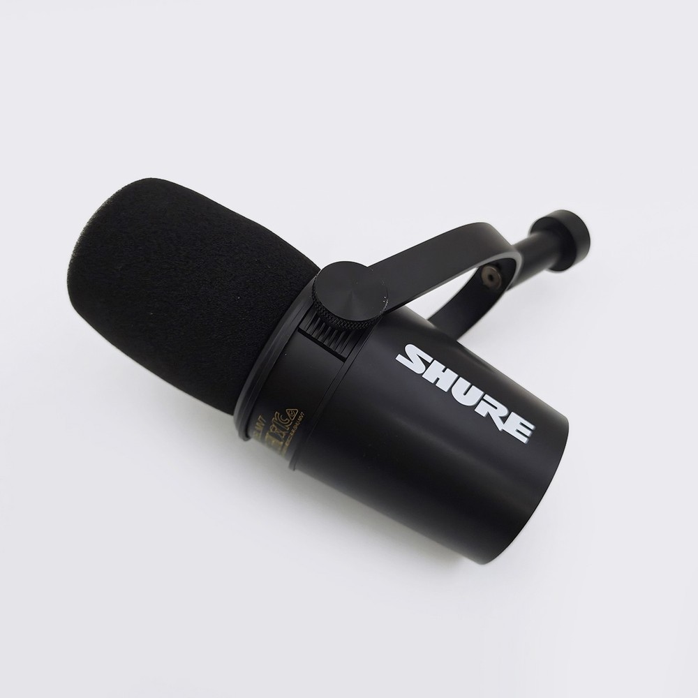 MV7 Dynamic Vocal Microphone Cardioid Form Factor USB/XLR Compatible US