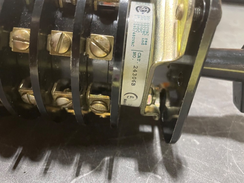 Electroswitch Series 24 Sync Control Rotary Switch 24306B Used