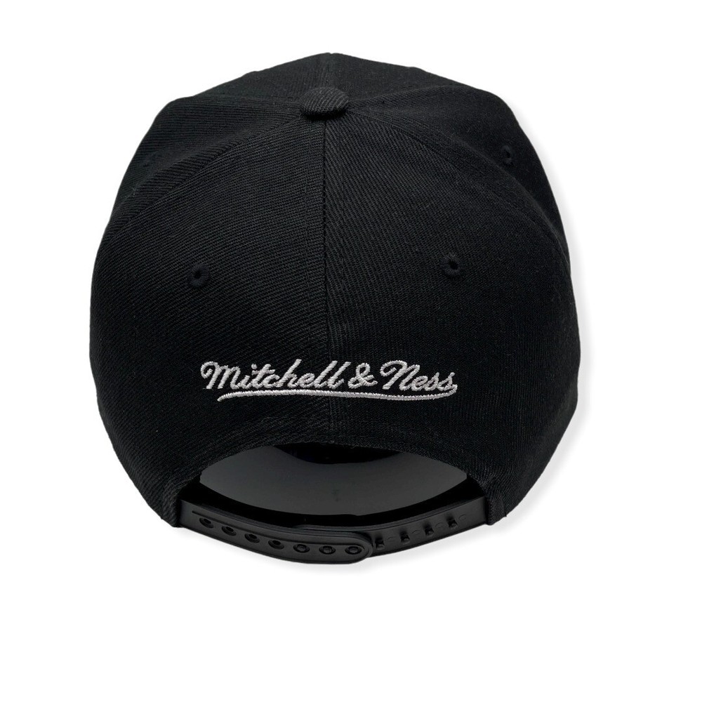 Mitchell & Ness Memphis Grizzlies Core Basic HWC Black Adjustable Snapback Hat