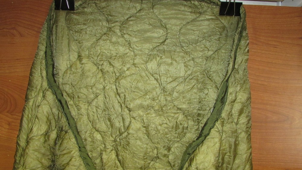 Vintage Emergency Pull String Sleeping Bag Quilted Lightweight Green with bag