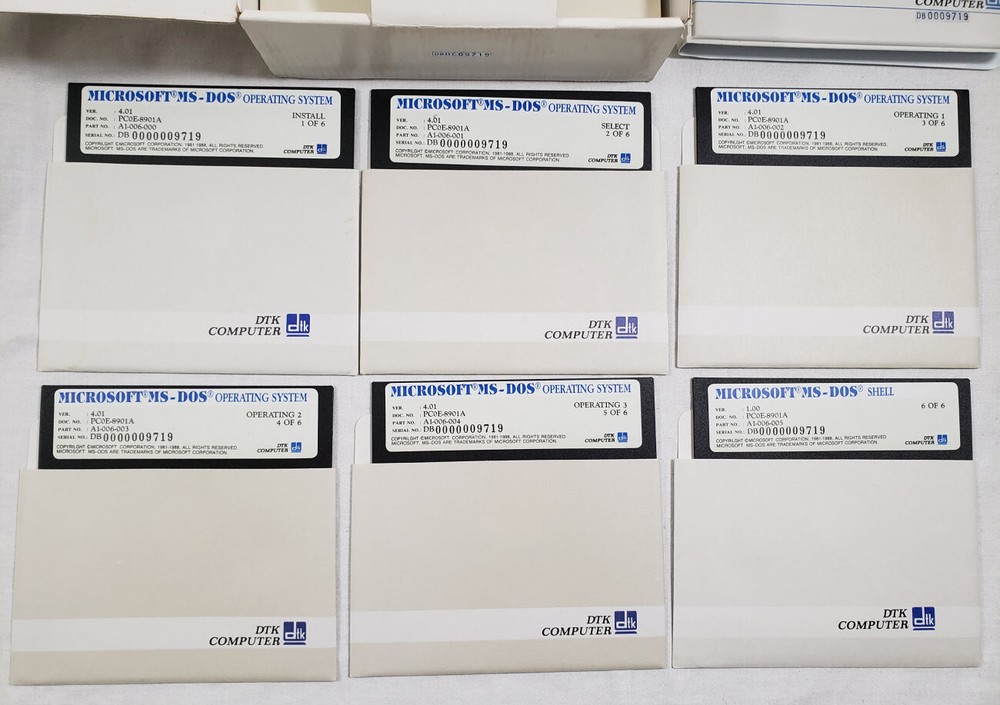 Microsoft MS-DOS 4.01 Operating System & Instruction Manual & Case MSDOS 4 book