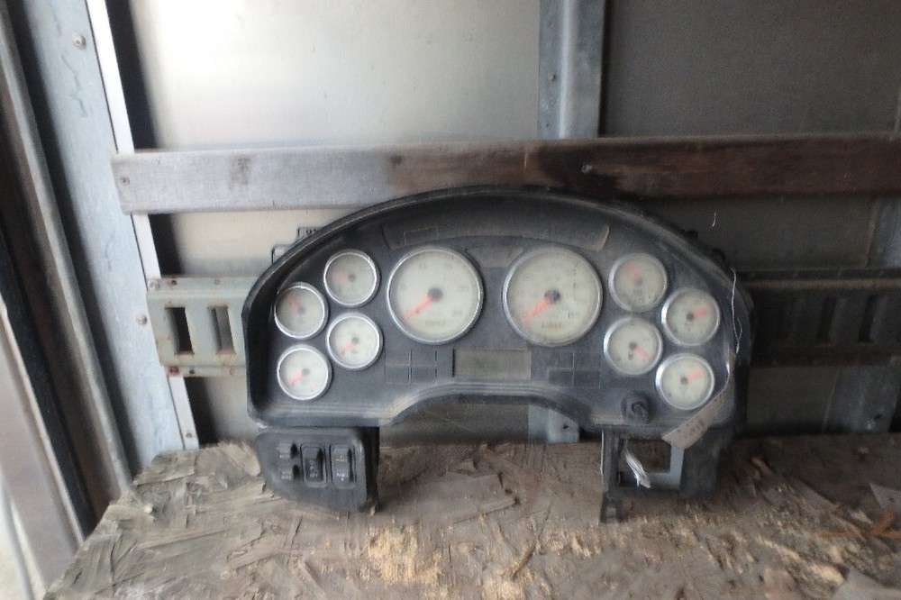 INTERNATIONAL PROSTAR 2012: Instrument Cluster