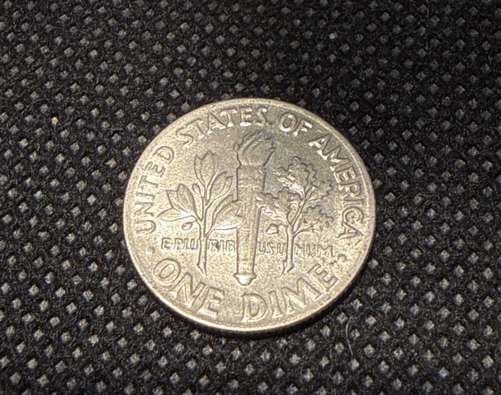 Ten Centi 1975 No Mint Mark