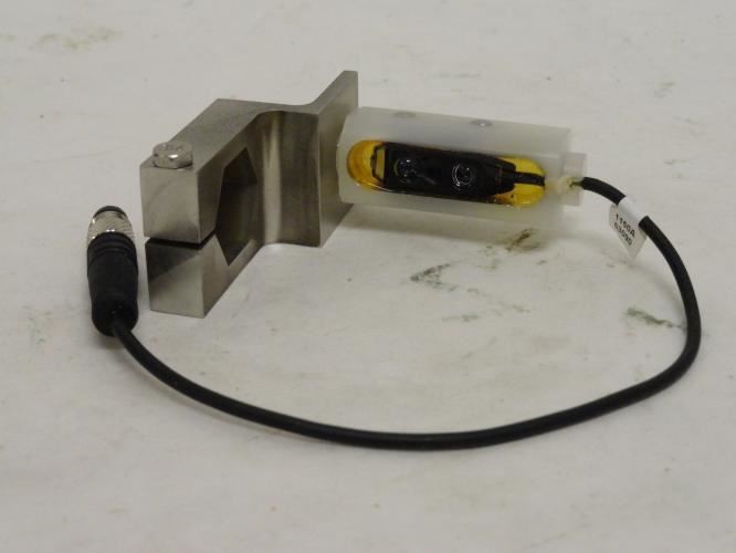 208355 New-No Box; Spraying Systems 72411 Sensor Assembly; SS Frame