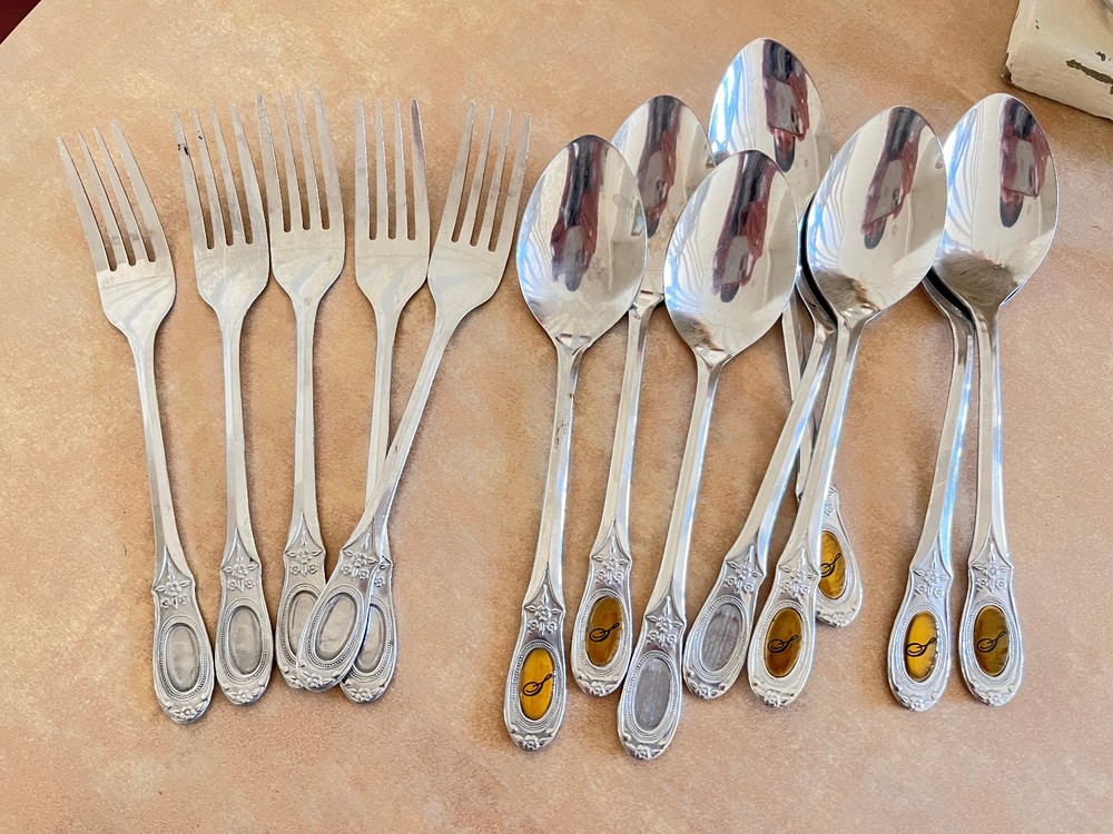 65 Pcs Customcraft Flower Stainless Steel Taiwan Silverware Flatware Set