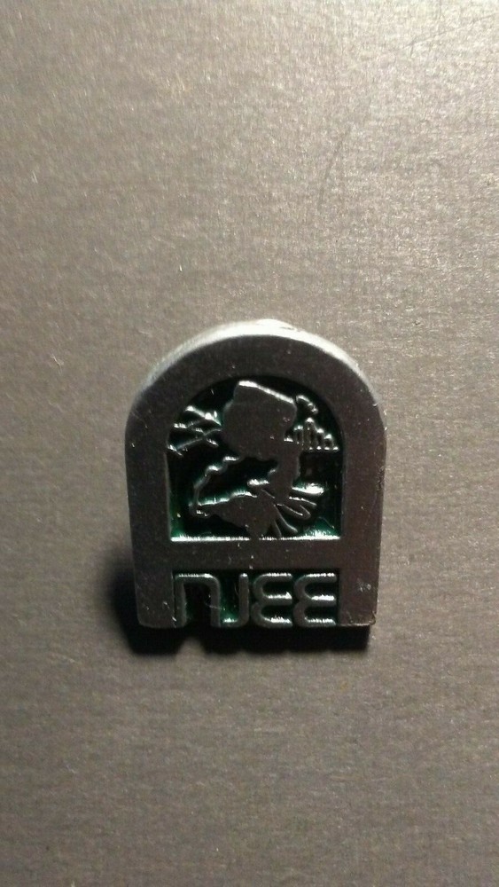 NJEE PINBACK! CC802UXX