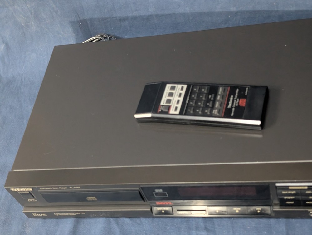 VINTAGE 1989 Technics SL-P102 CD Compact Disc Digital Player with Remote Tested