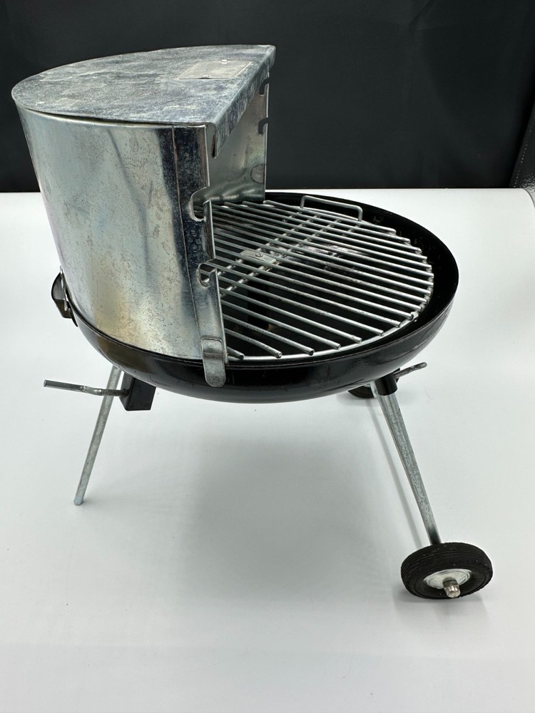 Vintage Bar-Bee Q Grill
