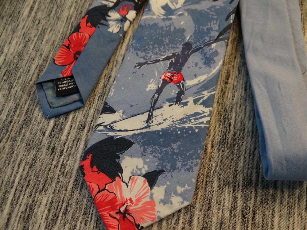 Roundtree & York Men's Blue Tropical Theme Necktie
