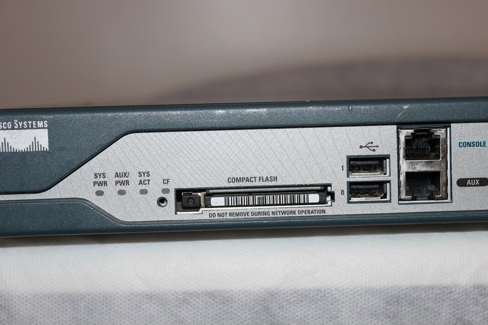 CISCO 2800 Series Model 2811 Fast Ethernet Integrated Services Router