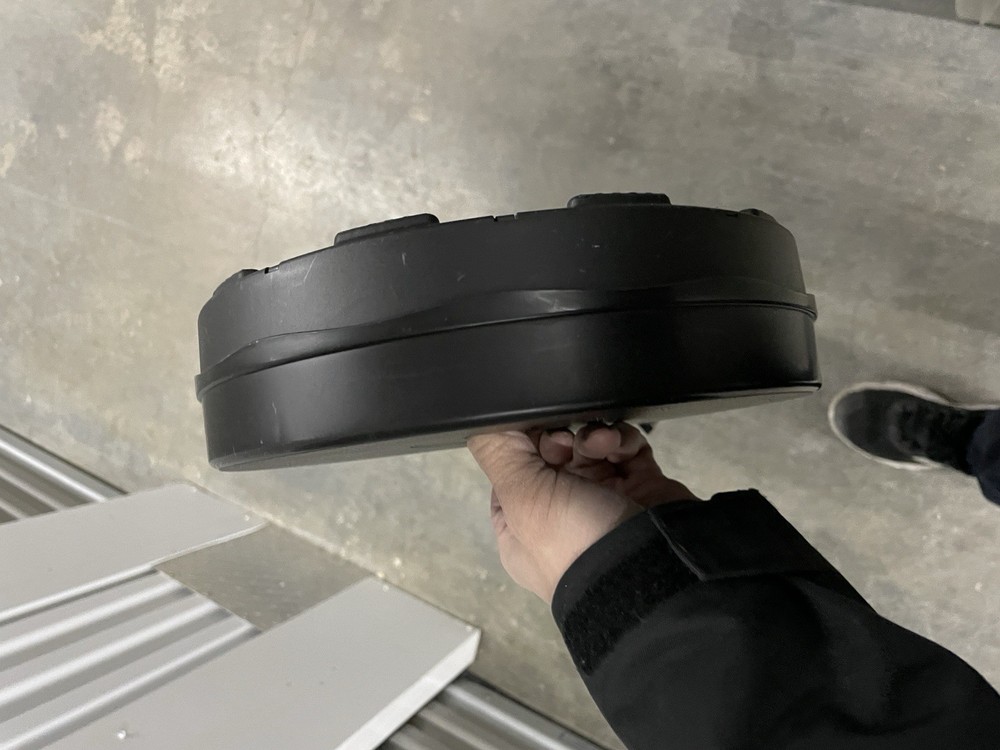 Portable stool (twist an sit)
