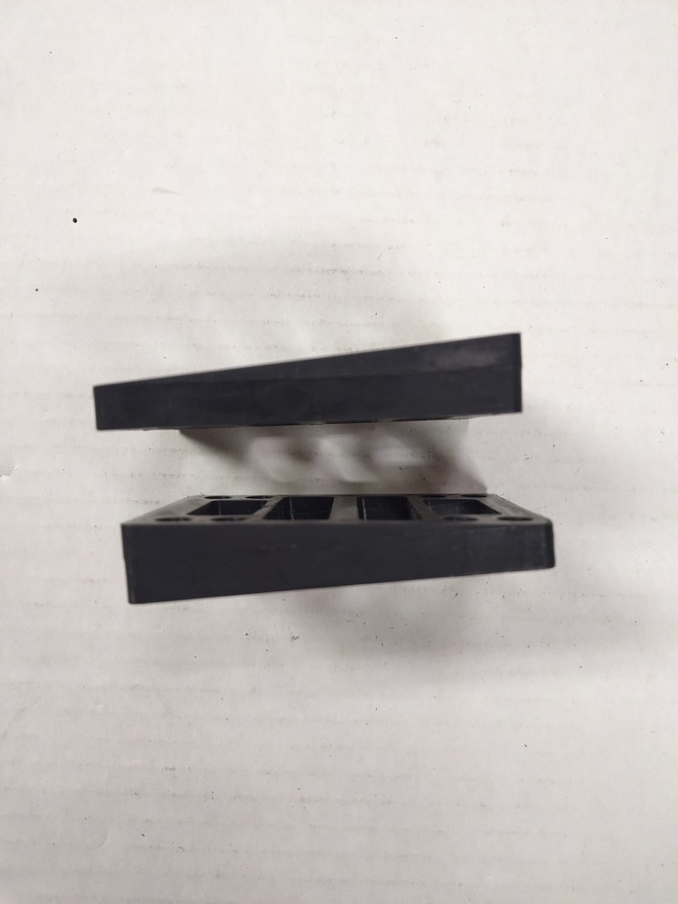 Skateboard 1/2" Angled Risers Rubber One Pair