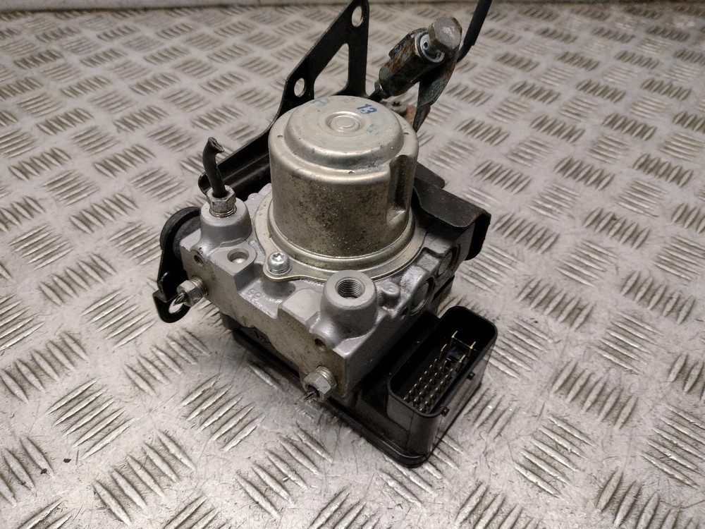 2014 TRIUMPH SPRINT GT 1050 ABS Pump