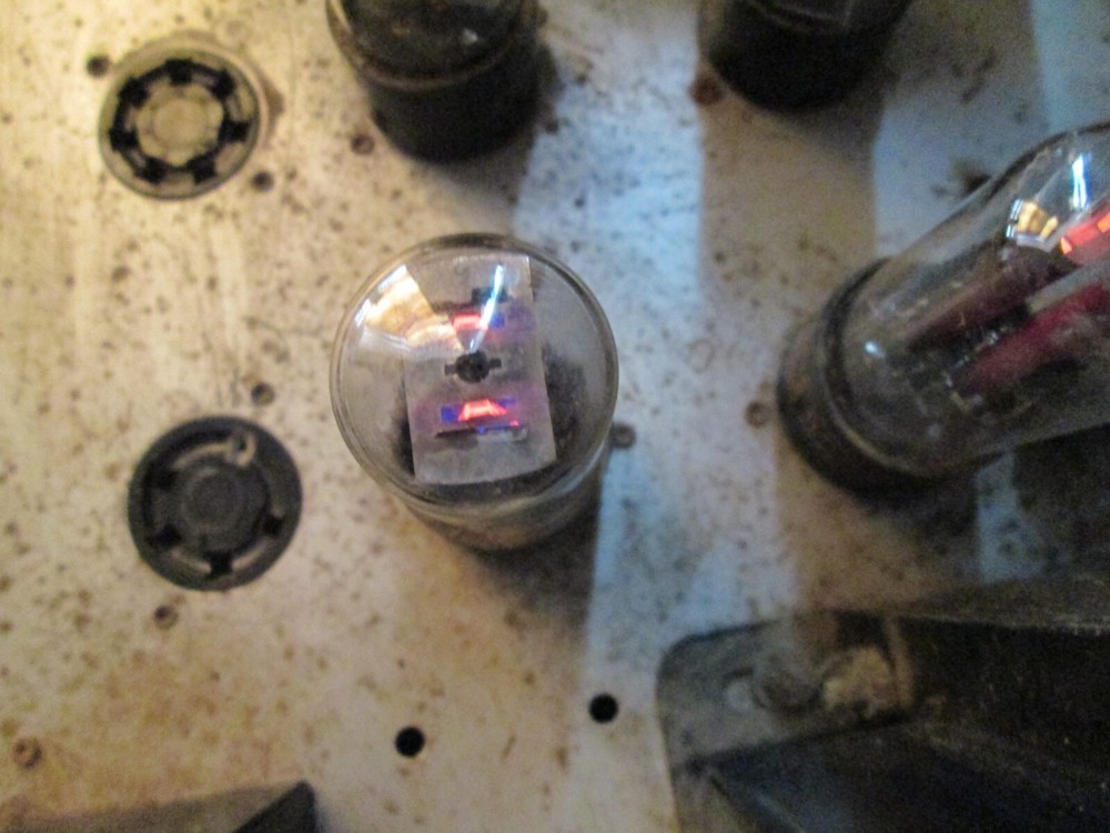 Capehart 634927 tube amplifier pulled from a Panamuse console Powers on