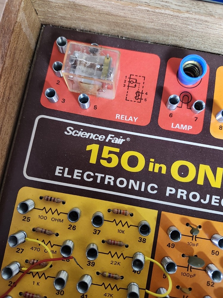 Science Fair 150 In 1 Electronic Project Kit Used Great Shape