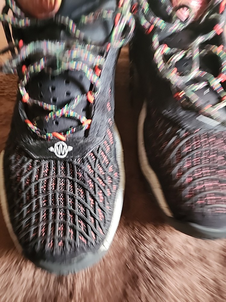 Black Nike Cos.ic. Sz 15