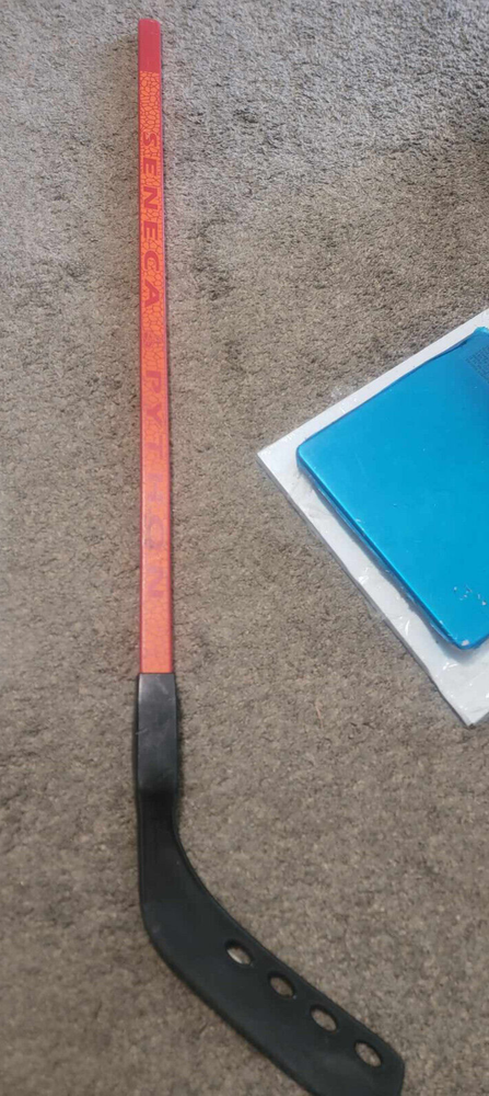 SENECA PYTHON Hockey stick red black