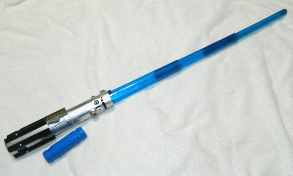 Star Wars Bladebuilders Rey Starkiller Base Electronic Lightsaber w/ Connector