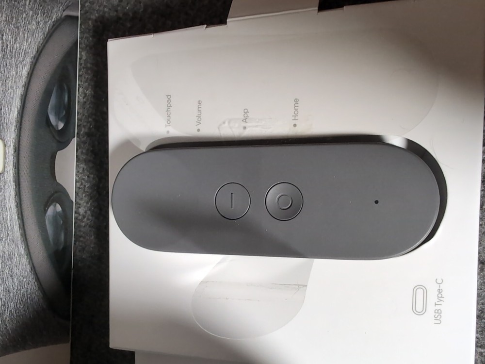 Google Daydream View D9SCA VR Headset with Remote - Slate Gray