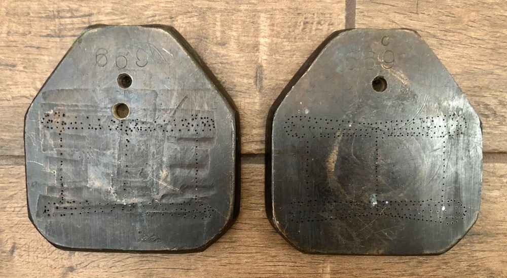 Antique 669 Bronze 2-Piece Belt Buckle Mold