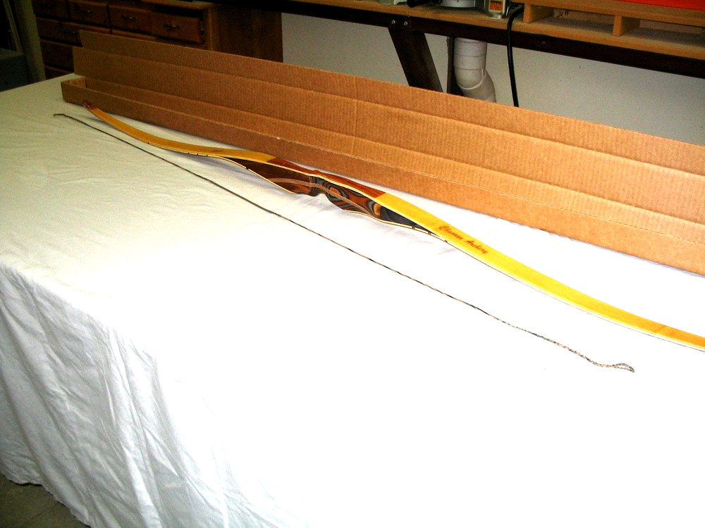 CHARRON ARCHERY - CUSTOM LONGBOW 62"AMO @ 48#