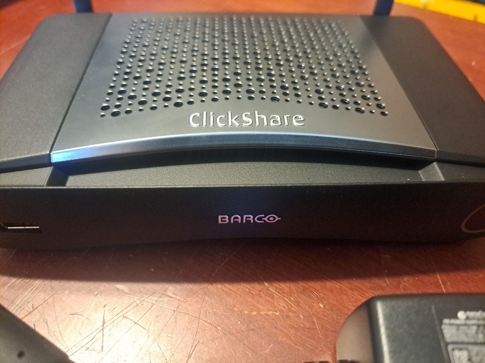 Barco Clickshare CSE-200 R9861520 Wireless Presentation System
