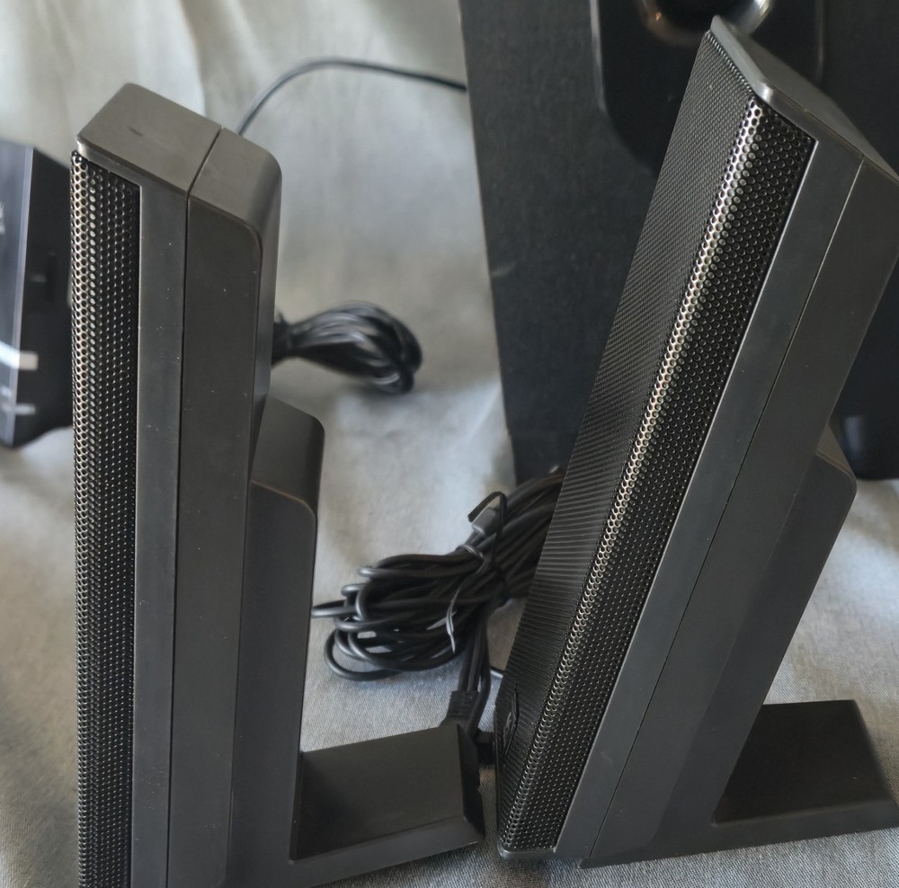 Logitech X-240 Computer 2.1 Surround Sound System Black WORKING B321