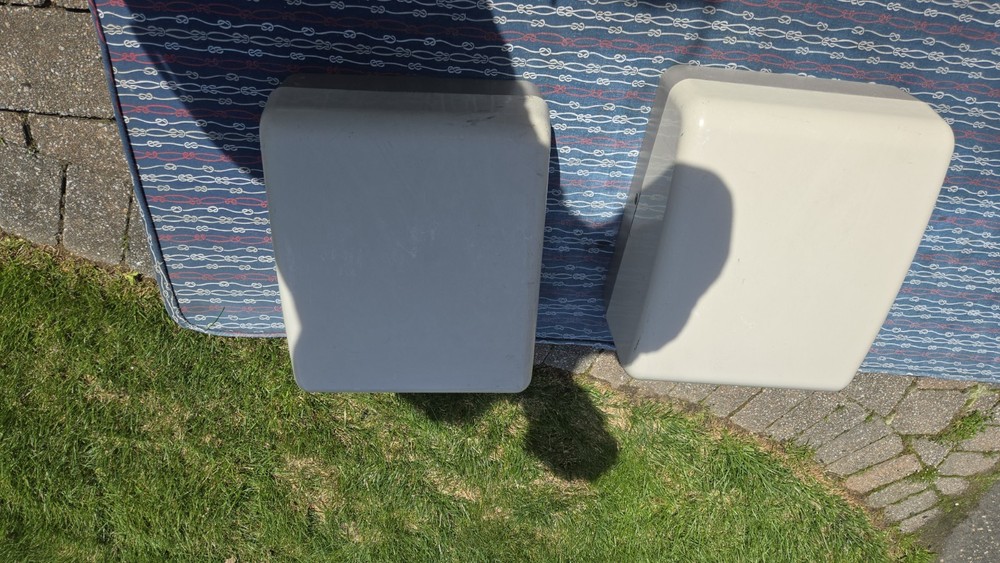 Adec cascade j boxes butt up to chair style