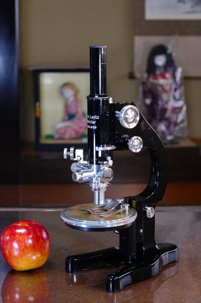 Antique Ernst Leitz MOP Polarizing Microscope 1936 Black w/ Berek+Obj Set