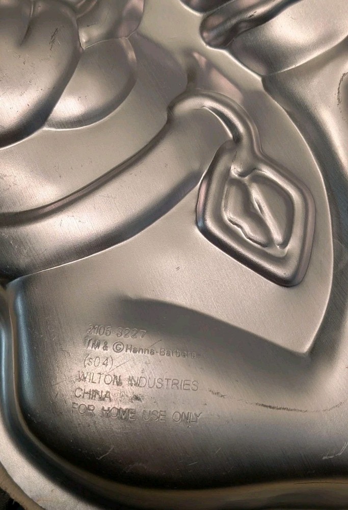 Wilton Scooby Doo Hamburger Cake Pan