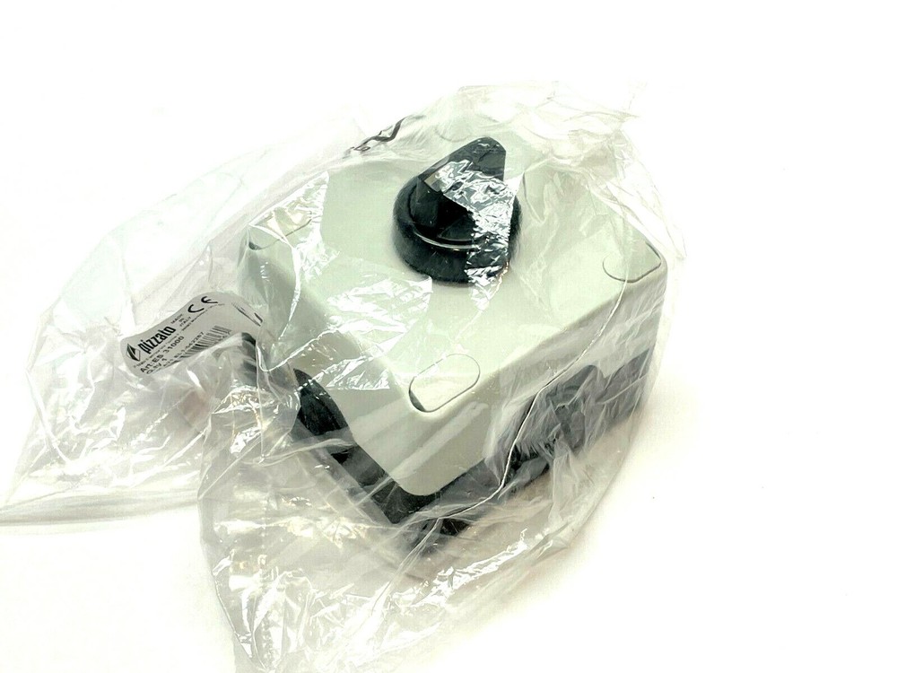 Pizzato ES 31000 Selector Switch w/ Connector