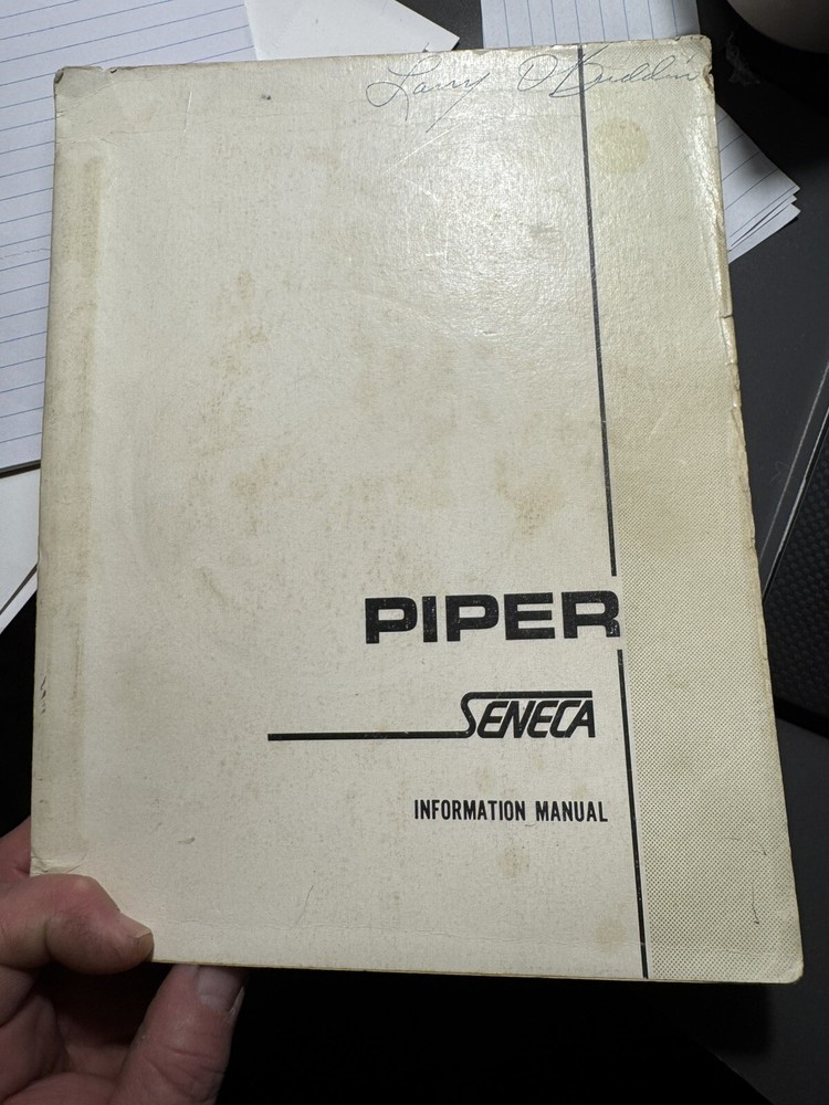 Piper Seneca Information Manual 1971