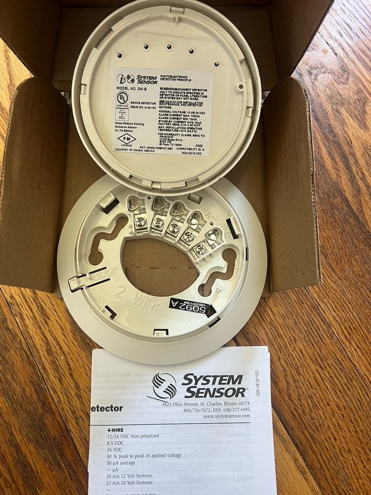 NEW System Sensor 2W-B Two Wire plug-in Photoelectric with Base