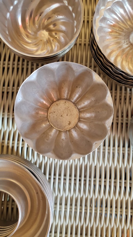 Vintage Metal Bakeware Lot