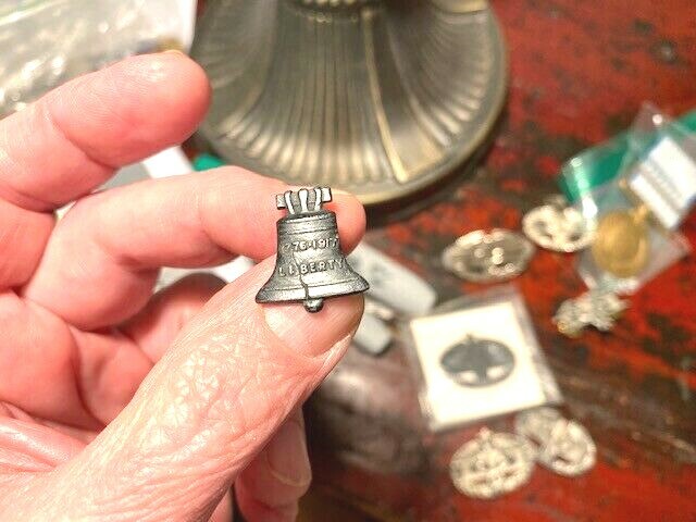 World War One 1917 LIBERTY BELL Pin “1776-1917”
