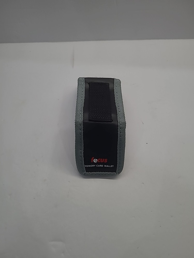 Focus Memory Card Wallet Tri-Fold 3 mesh pockets