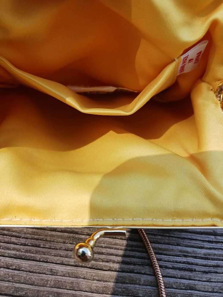 Gold Clamshell Beaded Purse Clutch Shoulder Chain