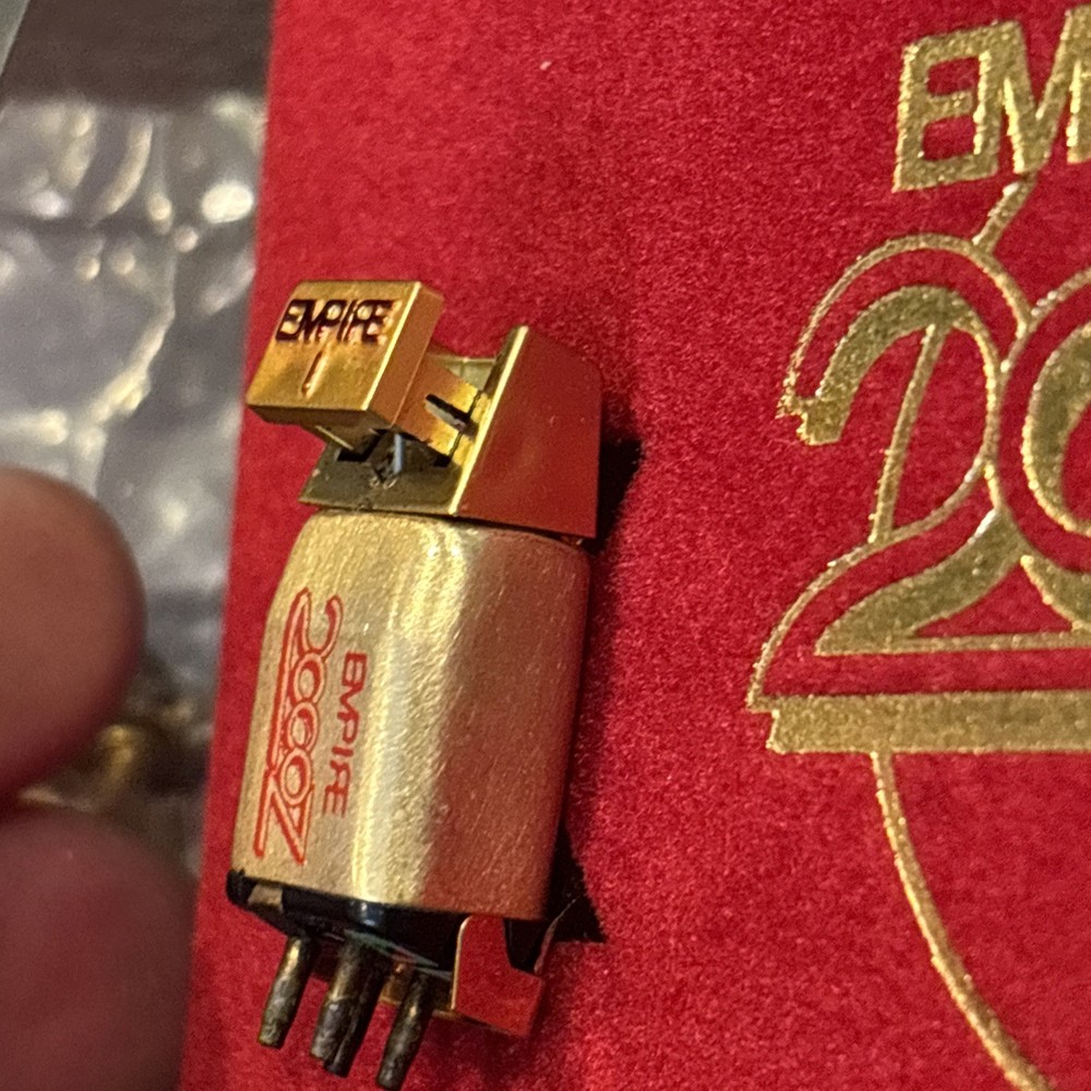 Empire 2000Z cartridge with display box