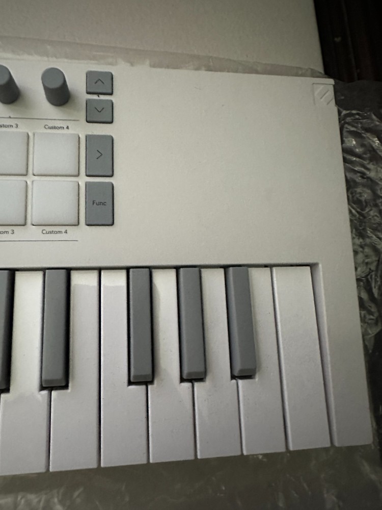 Novation Launchkey Mini 37 MK4 37-key Keyboard Controller - White