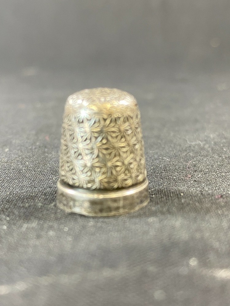 Silver hallmarked THIMBLE Birmingham 1918 JF