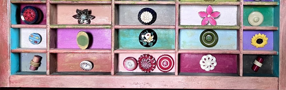 Antique Button Art Farmhouse