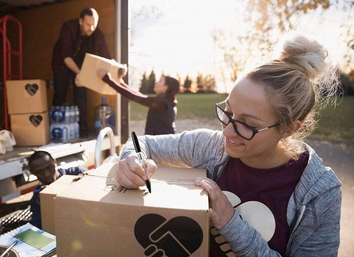 Black Bold E Permanent Marker Pen Waterproof Quick Dry for Multi Surface Use