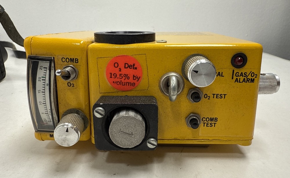 ENMET CGS-M10 Tritector with Leather Case