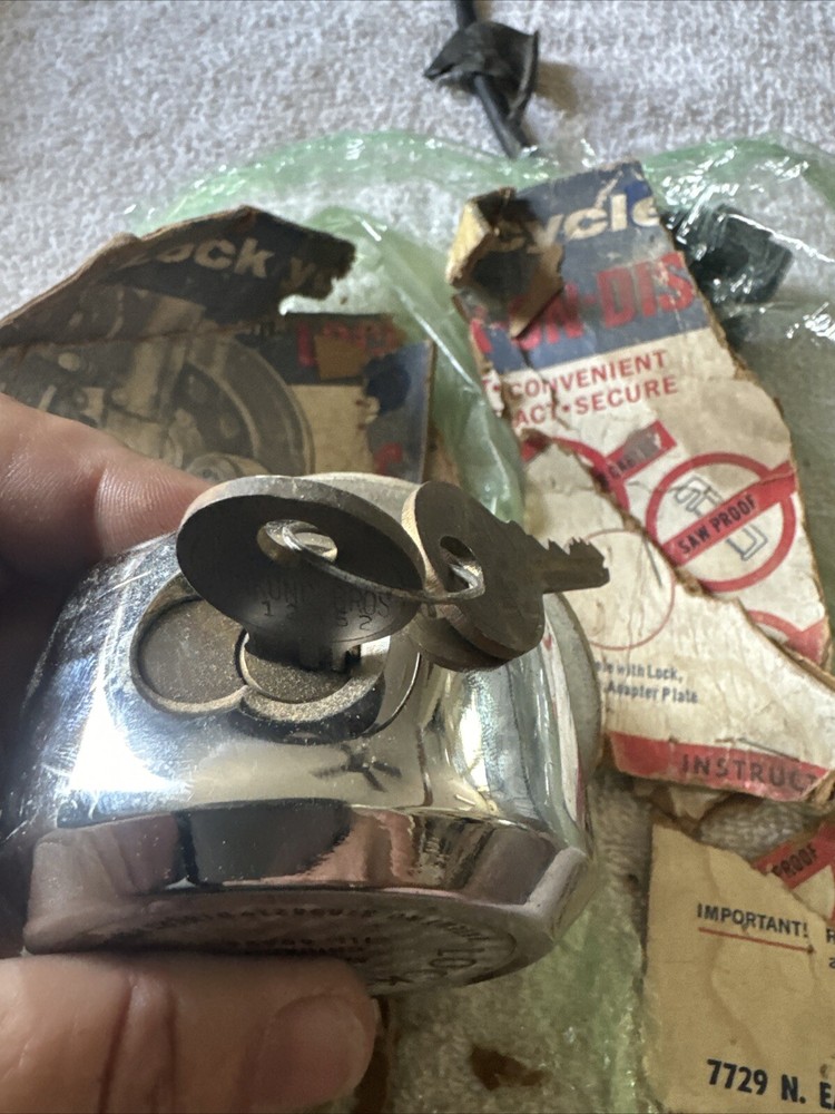 Anglers Lock on disc for motorcycle theft