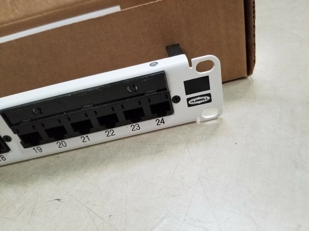 HUBBELL HP5E24W PATCH-PANEL CAT5E 24 PORT UNI, WHITE