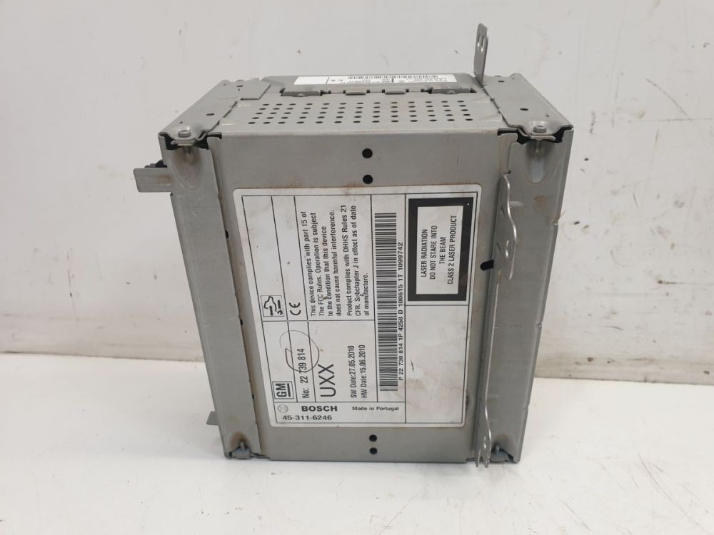 Radio/Navigation System Combination This radio requires a CODE, CODE