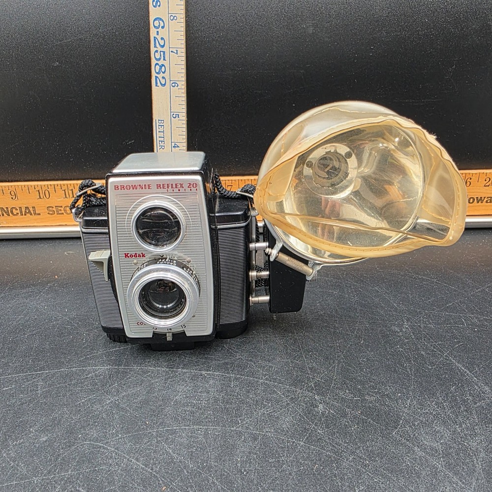 Vintage Kodak Brownie Reflex 20 with External Attached Flash Untested