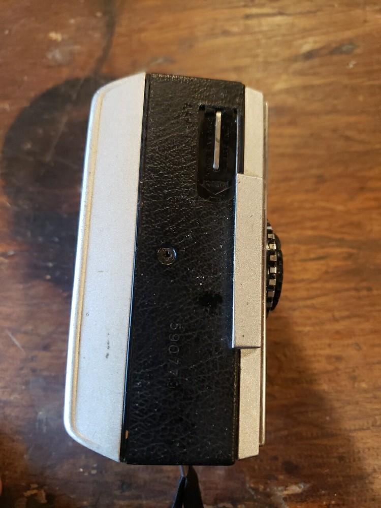 KODAK INSTAMATIC 404 CAMERA Untested